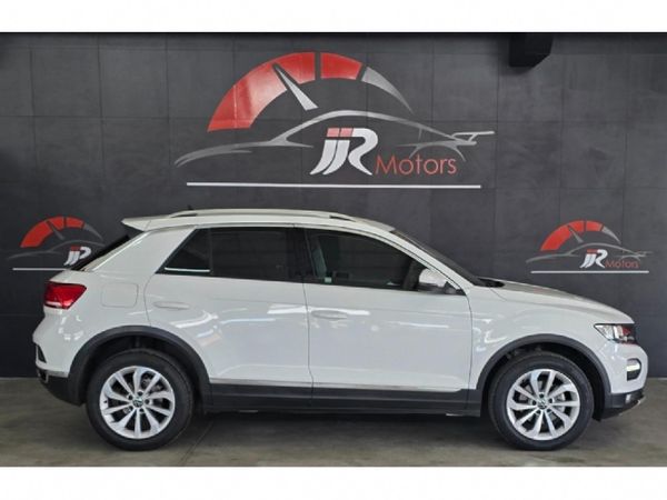 2022-Volkswagen-T-Roc-14-TSI-Design-Auto image:7