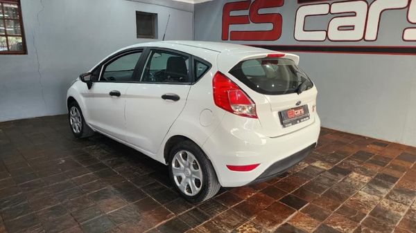 2016-Ford-Fiesta-14-Ambiente-5-dr image:3