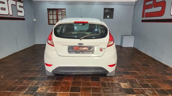 2016-Ford-Fiesta-14-Ambiente-5-dr image:4