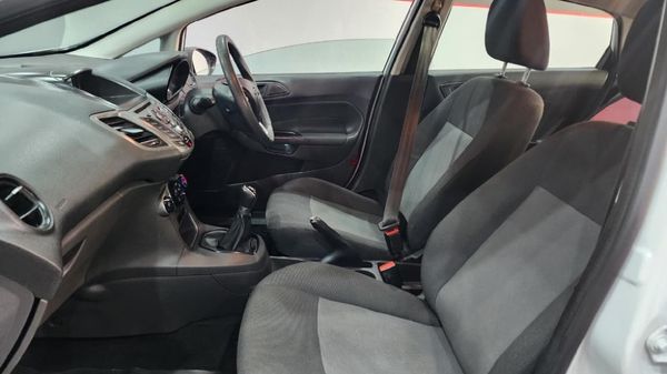 2016-Ford-Fiesta-14-Ambiente-5-dr image:6