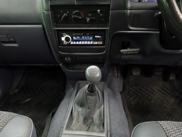 2002-Toyota-Hilux-2700i-Raider-Raised-Body-Double-Cab image:11