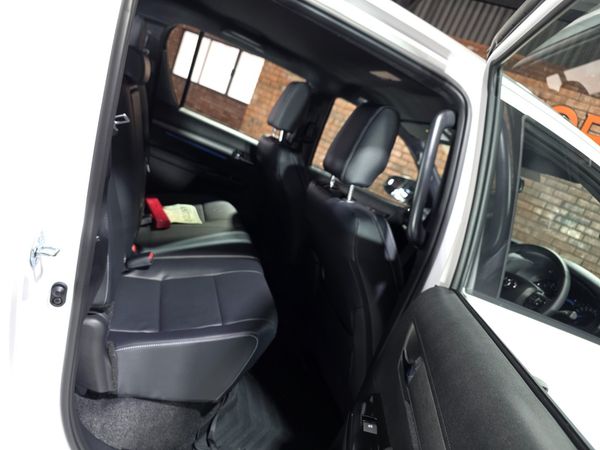 2026-Toyota-Hilux-28-GD-6-RB-Legend-55-Auto-Double-Cab image:4