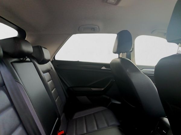 2024-Volkswagen-T-Roc-14-TSI-Design-Auto image:14