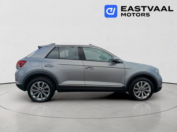 2024-Volkswagen-T-Roc-14-TSI-Design-Auto image:7