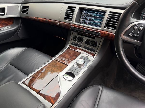2012-Jaguar-XF-22-D-Premium-Luxury image:15