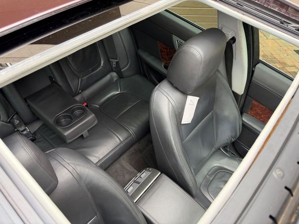 2012-Jaguar-XF-22-D-Premium-Luxury image:25