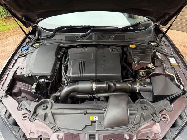 2012-Jaguar-XF-22-D-Premium-Luxury image:26