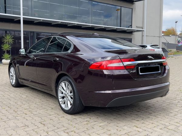 2012-Jaguar-XF-22-D-Premium-Luxury image:5