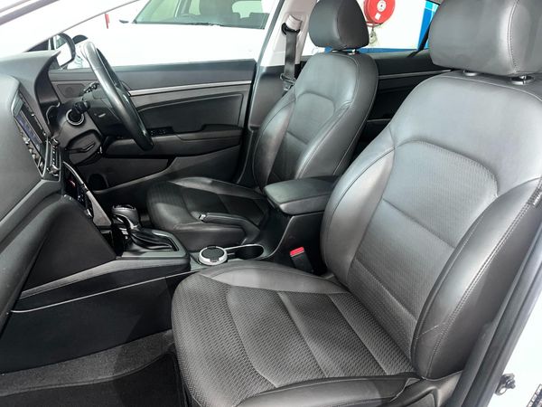 2019-Hyundai-Elantra-16-Executive-Auto image:4