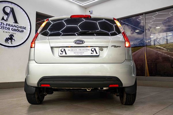 2010-Ford-Figo-14-Ambiente image:6