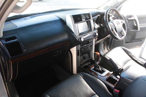 2010-Toyota-Land-Cruiser-Prado-30-TDI-VX-Auto image:10