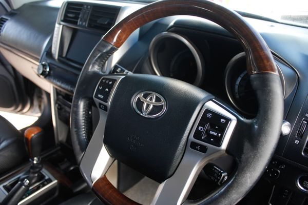 2010-Toyota-Land-Cruiser-Prado-30-TDI-VX-Auto image:11