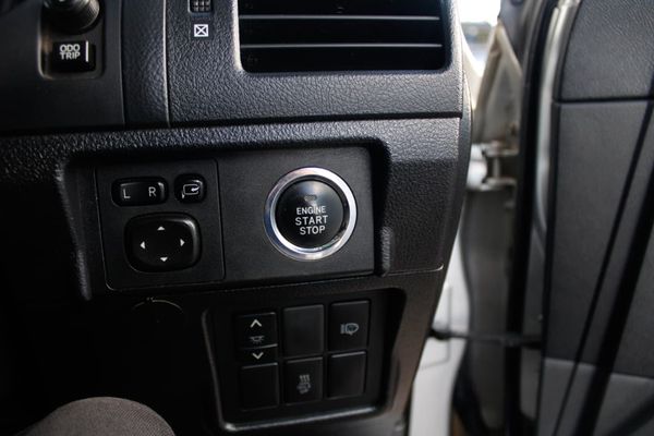 2010-Toyota-Land-Cruiser-Prado-30-TDI-VX-Auto image:24