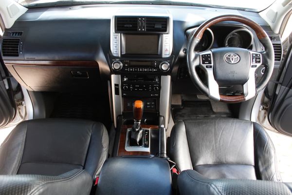 2010-Toyota-Land-Cruiser-Prado-30-TDI-VX-Auto image:8