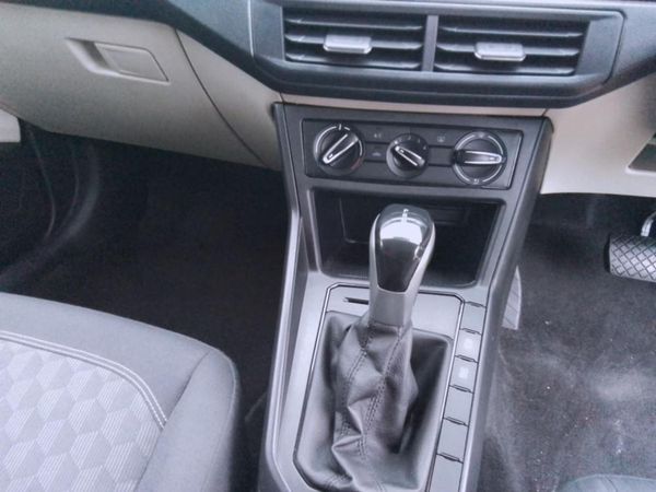 2025-Volkswagen-Polo-16-Classic-Auto image:18
