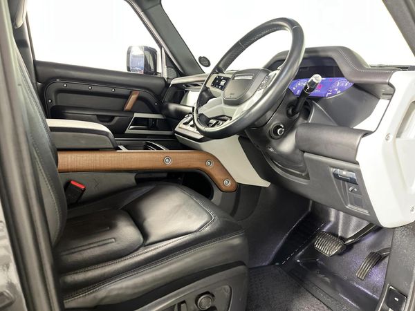 2022-Land-Rover-Defender-110-D300-HSE-X-Dynamic image:9