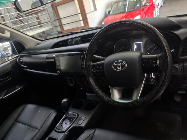 2023-Toyota-Hilux-24-GD-6-Raised-Body-Raider-Auto-Extended-Cab image:6