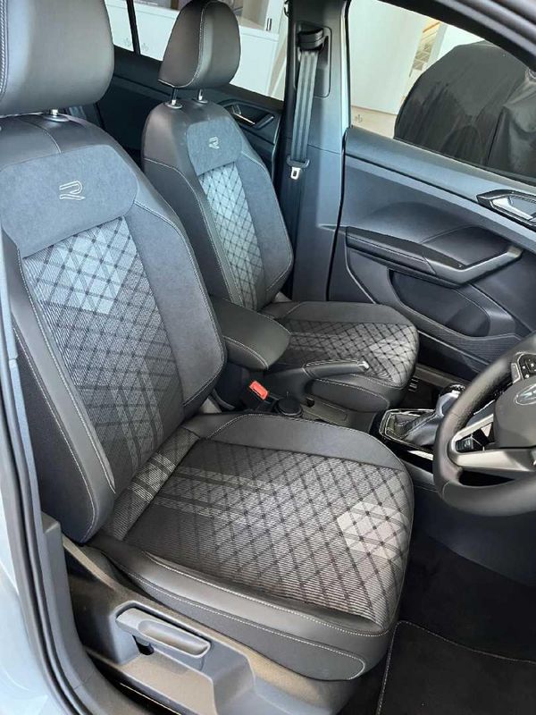 2026-Volkswagen-T-Cross-10-TSI-R-Line-Auto image:17