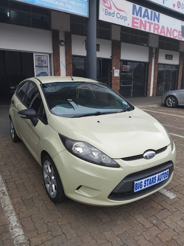 2010-Ford-Fiesta-14-Ambiente image:2