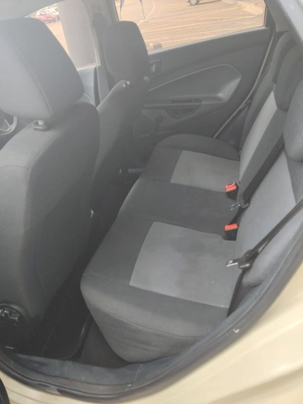 2010-Ford-Fiesta-14-Ambiente image:8