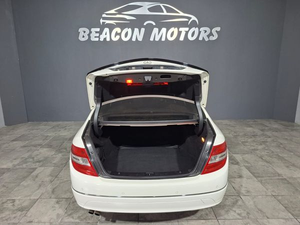 2010-Mercedes-Benz-C-Class-C-180-CGI-BE-Avantgarde-Auto image:7