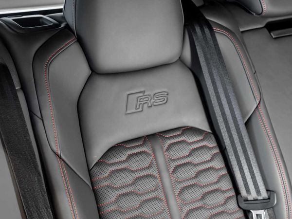 2023-Audi-RS6-quattro-Avant image:9