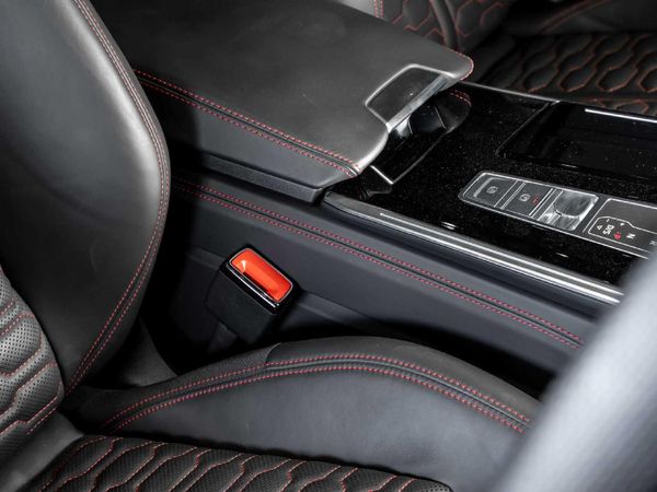 2023-Audi-RS6-quattro-Avant image:15