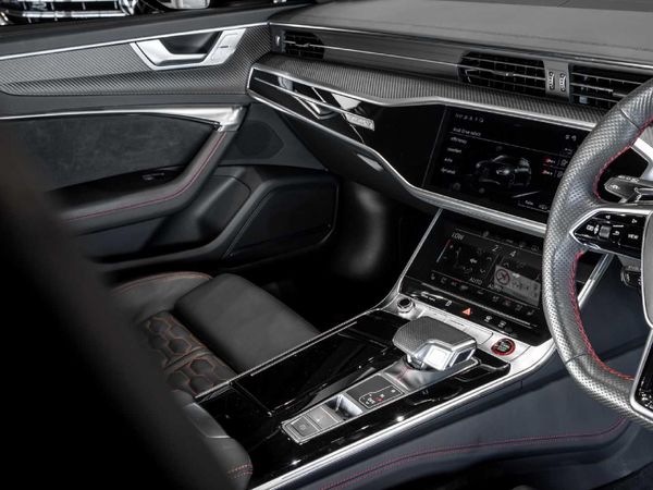 2023-Audi-RS6-quattro-Avant image:16