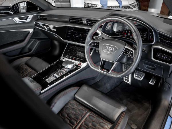 2023-Audi-RS6-quattro-Avant image:18