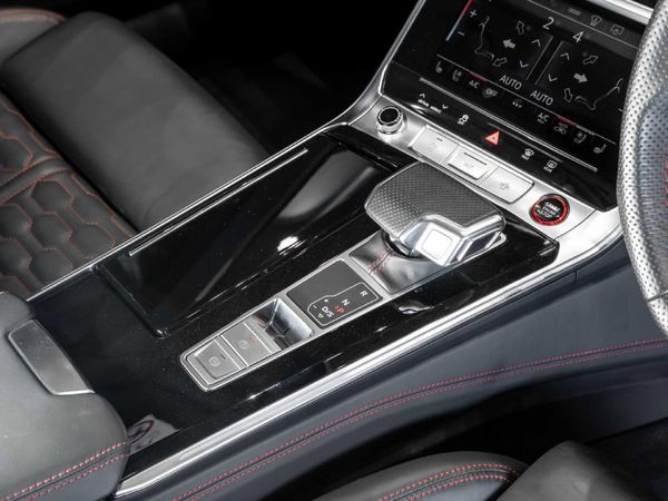 2023-Audi-RS6-quattro-Avant image:23