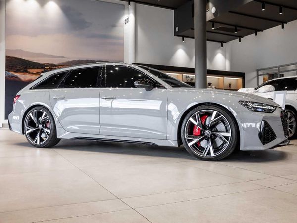 2023-Audi-RS6-quattro-Avant image:2