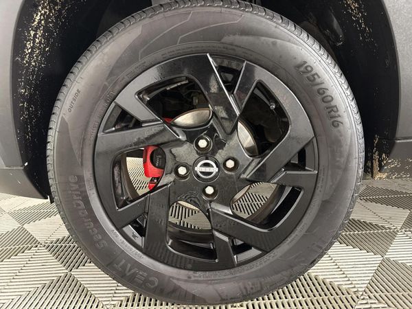 2024-Nissan-Magnite-10-Turbo-Acenta-Kuro image:5