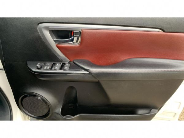 2024-Toyota-Fortuner-28-GD-6-4x4-Auto image:10