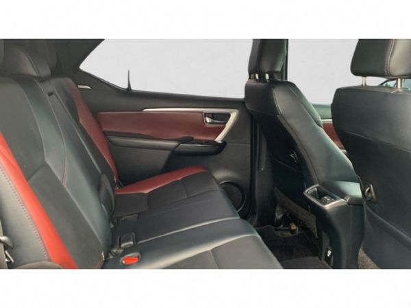 2024-Toyota-Fortuner-28-GD-6-4x4-Auto image:12