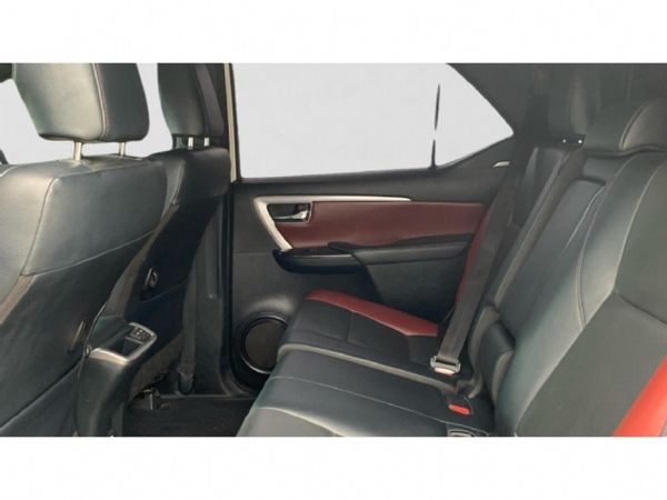 2024-Toyota-Fortuner-28-GD-6-4x4-Auto image:13