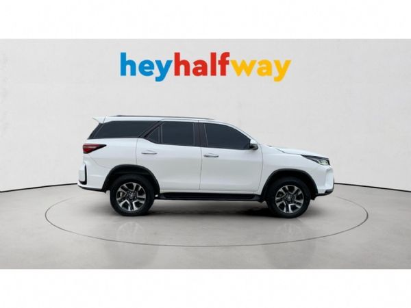 2024-Toyota-Fortuner-28-GD-6-4x4-Auto image:4
