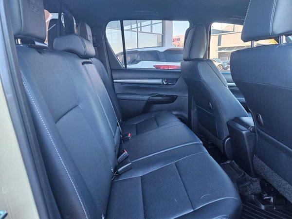 2026-Toyota-Hilux-28-GD-6-RB-Legend-55-Auto-Double-Cab image:9