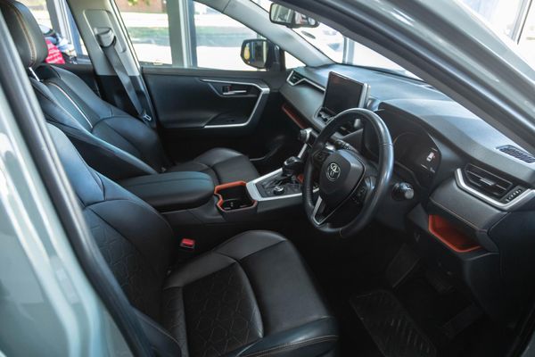 2024-Toyota-RAV4-25-GX-R-Hyrbid-CVT-E-Four image:7