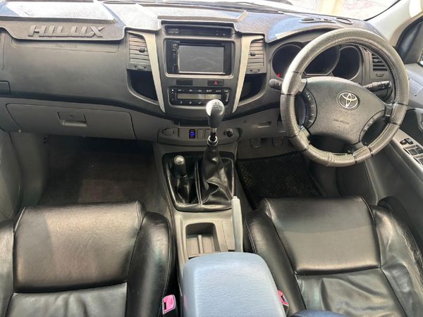 2010-Toyota-Hilux-30-D-4D-Raider-4x4-Double-Cab image:5