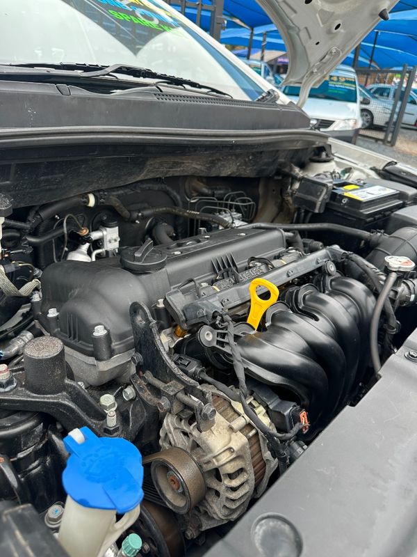 2013-Hyundai-Accent-16-GLS-Fluid image:13