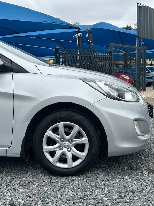 2013-Hyundai-Accent-16-GLS-Fluid image:1