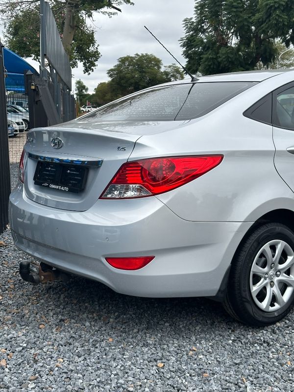 2013-Hyundai-Accent-16-GLS-Fluid image:4