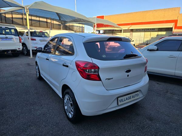 2017-Ford-Figo-15-Ambiente-5-dr image:4
