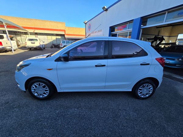 2017-Ford-Figo-15-Ambiente-5-dr image:5
