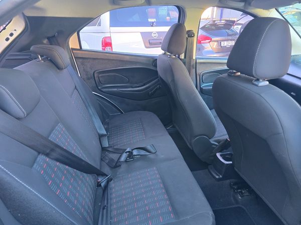 2017-Ford-Figo-15-Ambiente-5-dr image:7