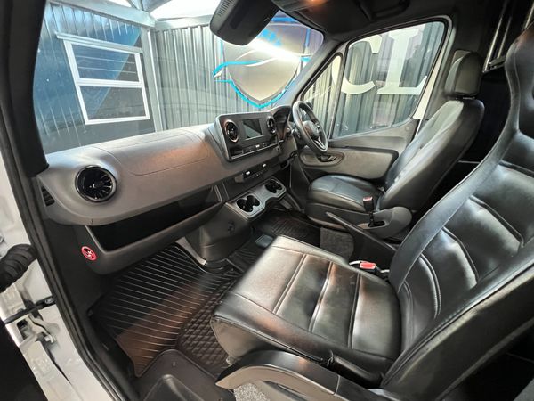 2023-Mercedes-Benz-Sprinter-517-20-CDI-Long-Auto-17-Seat-Luxury image:10