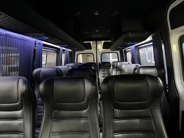 2023-Mercedes-Benz-Sprinter-517-20-CDI-Long-Auto-17-Seat-Luxury image:14