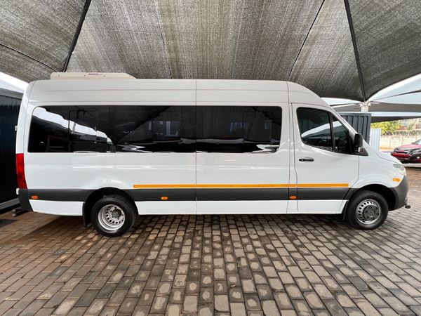 2023-Mercedes-Benz-Sprinter-517-20-CDI-Long-Auto-17-Seat-Luxury image:2