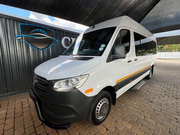 2023-Mercedes-Benz-Sprinter-517-20-CDI-Long-Auto-17-Seat-Luxury image:4