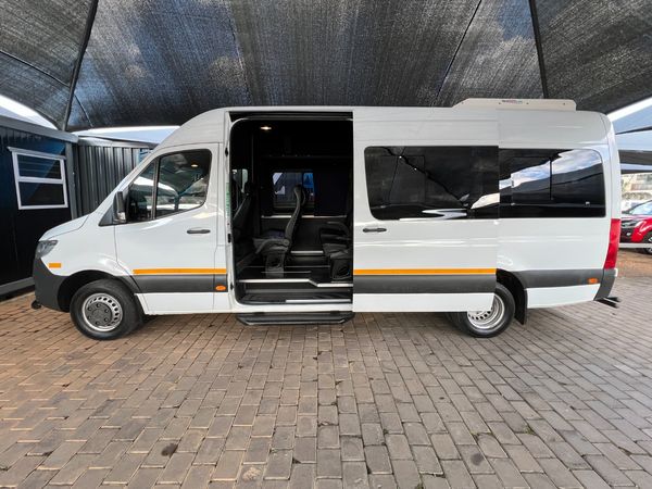 2023-Mercedes-Benz-Sprinter-517-20-CDI-Long-Auto-17-Seat-Luxury image:6